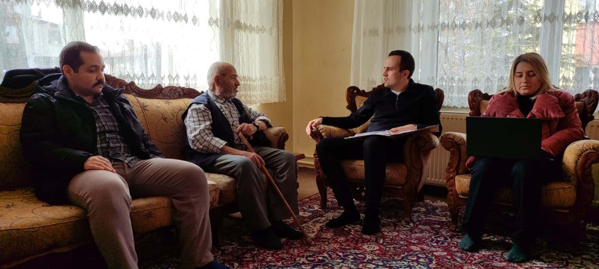 Konya'da 90 Yaşındaki Adamın Ayağına Adliye Geldi