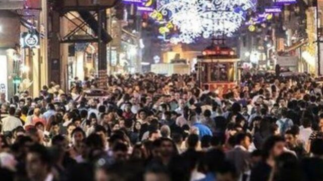 Türkiye'de Mutluluk Oranı Yükseldi, En Büyük Sorun Hayat Pahalılığı