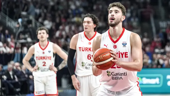 12 Dev Adam Zirvedeki Yerini Korudu