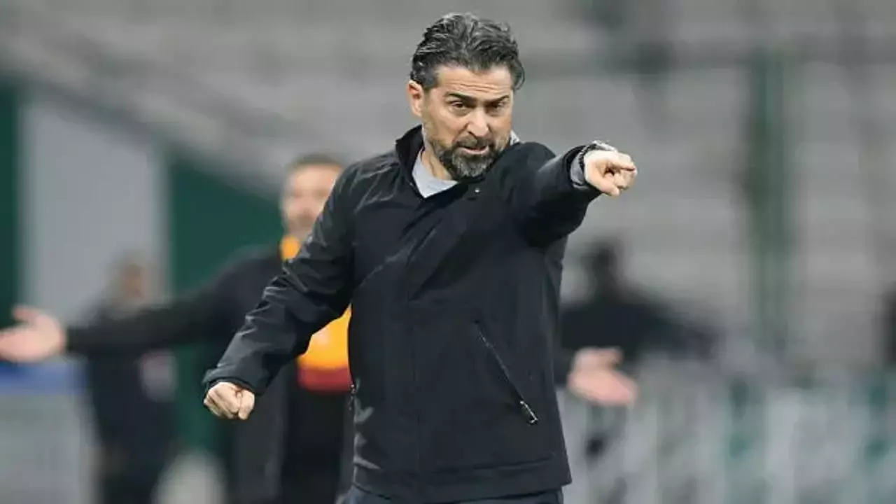 İlhan Palut: Her Şeyden Önce Bizim İçin 3 Puan Çok Önemli Oldu