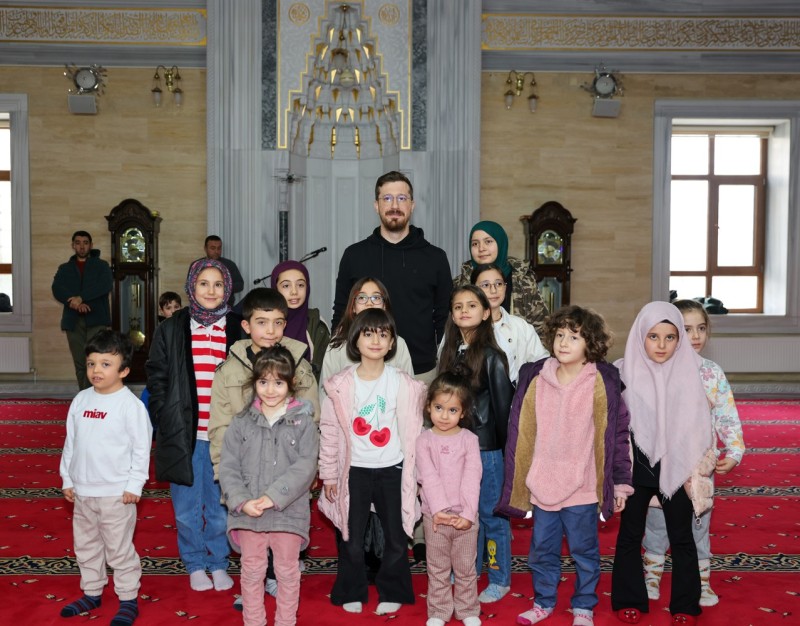 Selçuklu’da Sertaç Abi Çocuklarla “Kardeşlik Buluşması”nda Bir Araya Geldi