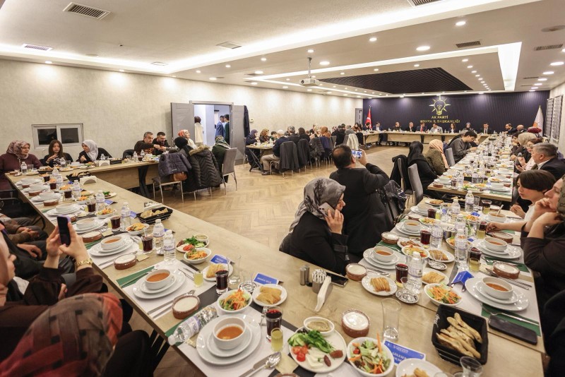 AK Parti Konya’da Şehit Aileleri ve Gazilerle Anlamlı İftar