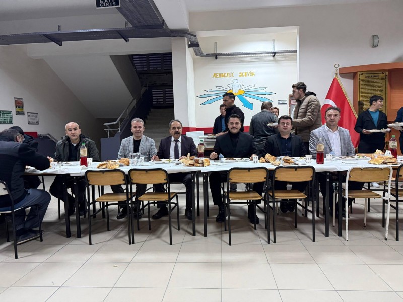 Kaymakam Taşavlı İmam Hatipli Öğrenciler ile İftarda Buluştu