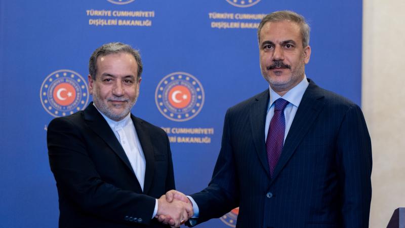 Bakan Fidan, İranlı Mevkidaşı Arakçi İle Telefonda Görüştü