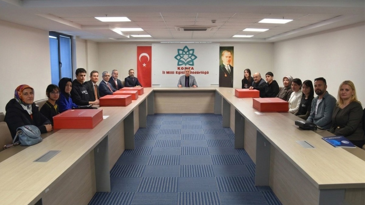 Genç Yetenekler Savunmadan Sanata Tasarımlarıyla Ödül Aldı