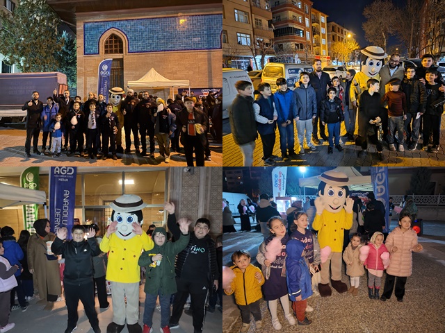 Etkinliği Duyan Çocuklar Teravih Namazına Koşa Koşa Geliyor