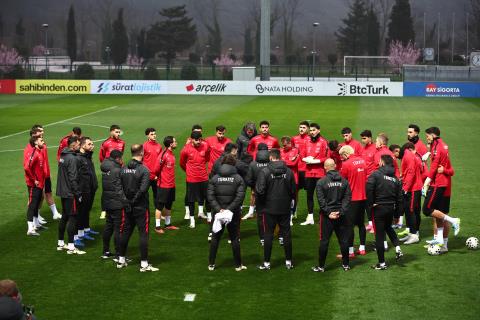 Ay-Yıldızlılar, Romanya Maçının Hazırlıklarına Devam Ediyor