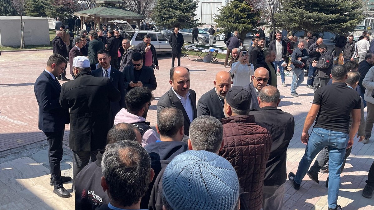 Başkan Altay 3.Organize Sanayi Camii’nde Vatandaşlarla Bir Araya Geldi