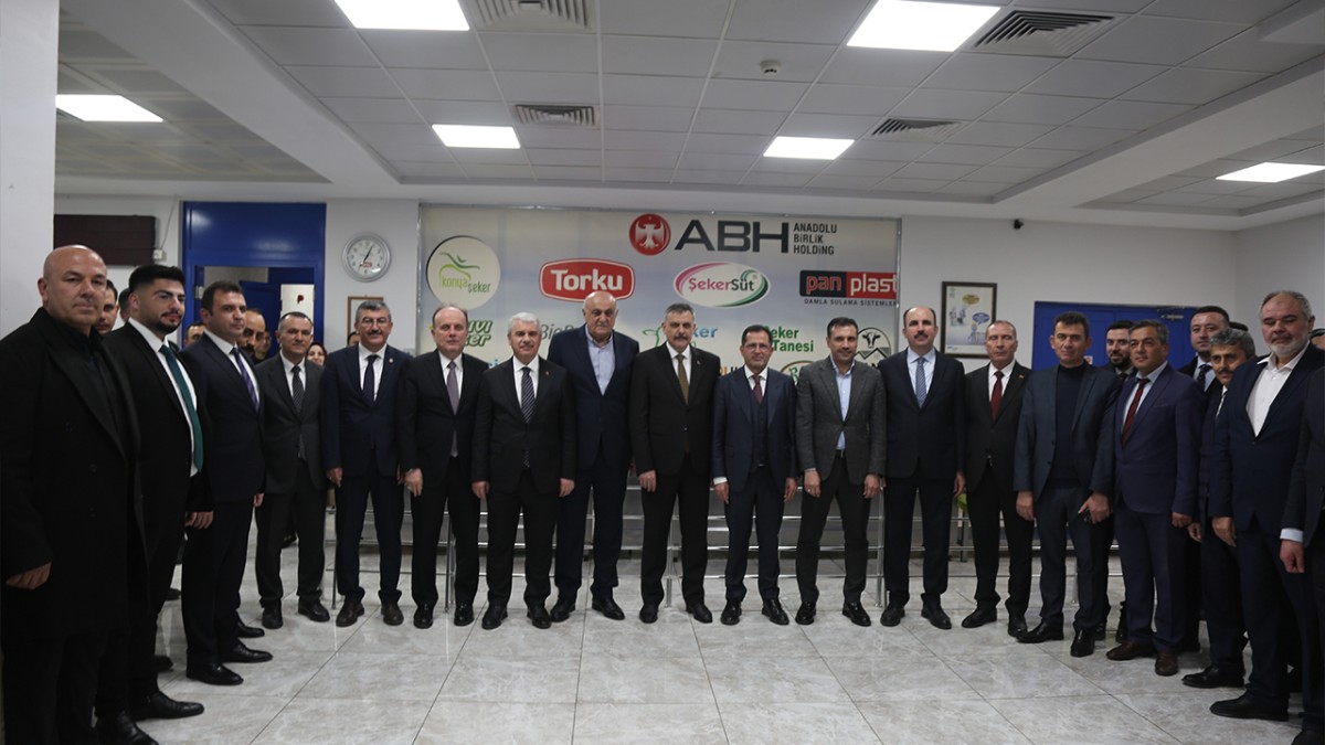 Bakan Çiftçi, Türkiye'nin Üreten Gücü Çumra Şeker Fabrikası'nı Ziyaret Etti