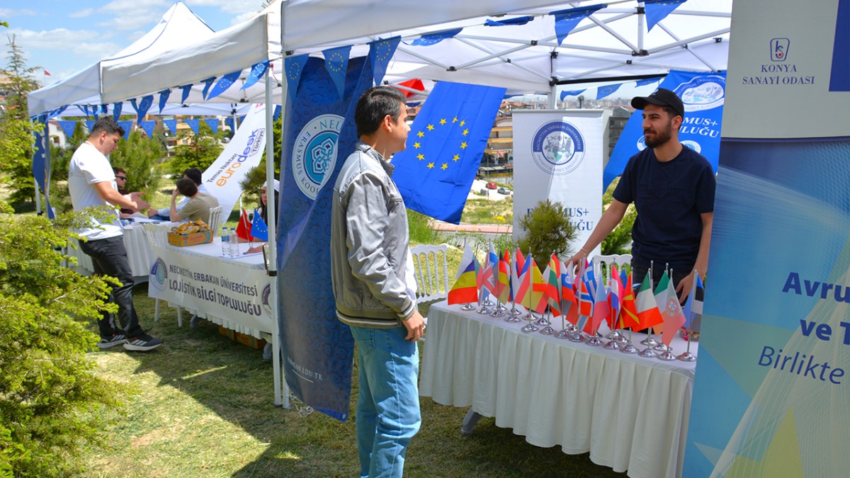 NEÜ’lü Öğrenciler AB Fırsatlarını Festival Havasında Öğrendi