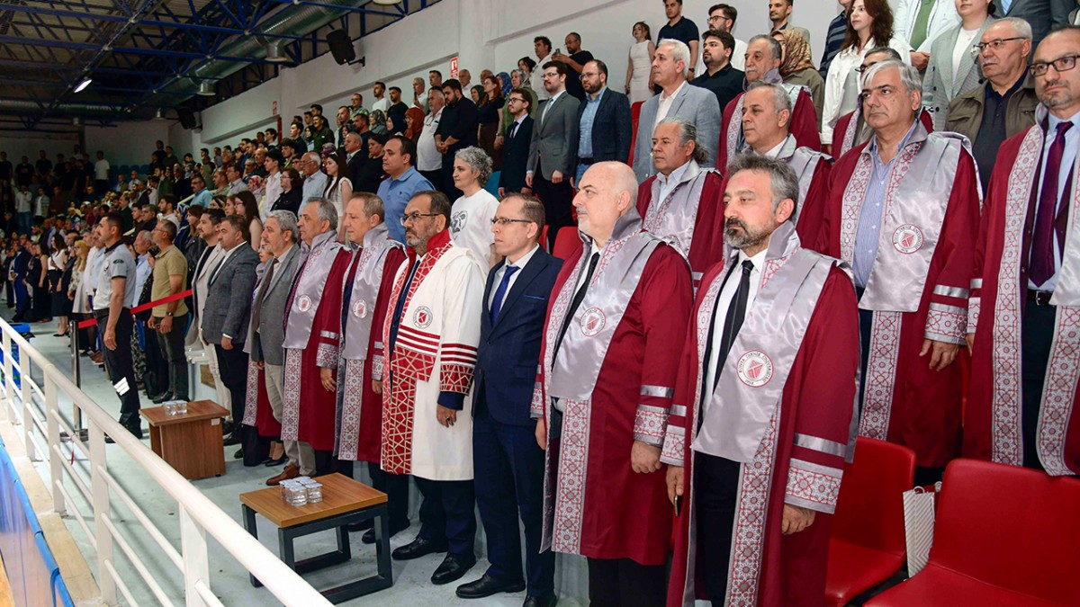 KTÜN Mühendisleri Mezuniyet Heyecanını Yaşadı