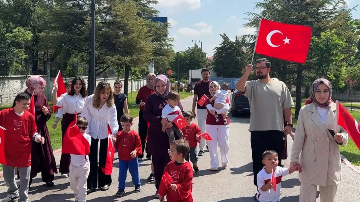 DOSD Meram'ın Özel Yüreklerinden Milli Takım'a Anlamlı Destek