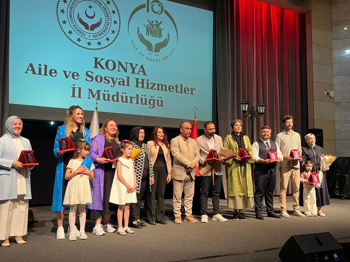 Kadınlar İstasyonu Sahne Aldı