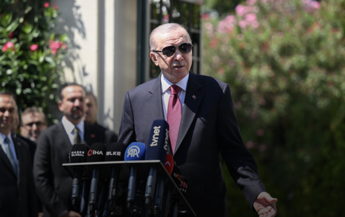 Cumhurbaşkanı Erdoğan, Cuma Namazı Sonrası Gazetecilerin Sorularını Yanıtladı