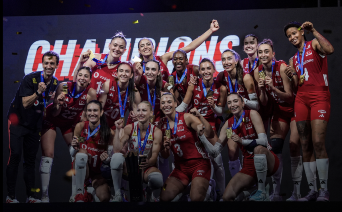 İletişim Başkanı Duran’dan Şampiyon A Millî Kadın Voleybol Takımımıza Tebrik Mesajı