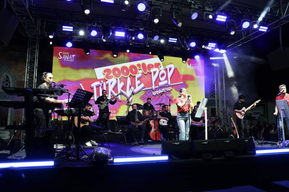 Selçuklu Belediyesi Sanat Akademisi’nden Unutulmaz 2000’ler Türkçe Pop Konseri
