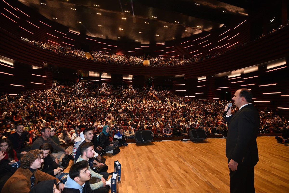 Başkan Altay: ‘’Yeni Kayıt Yaptıran Üniversite Öğrencileri İçin Toplu Ulaşım 10 Gün Ücretsiz’’