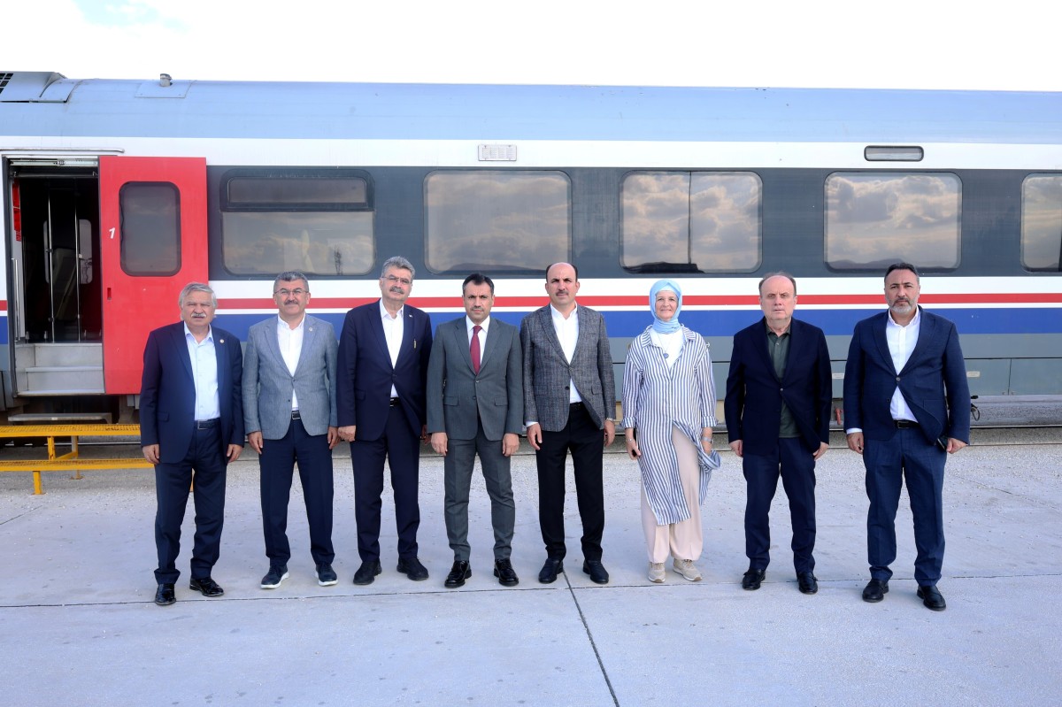AK Parti Konya Milletvekilleri, Başkan Altay ve İl Başkanı Özgökçen Raylı Sistem Projelerini İnceledi