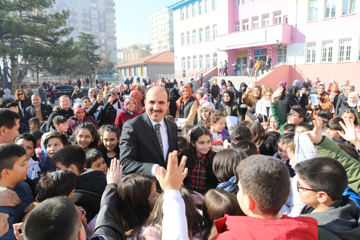Başkan Altay Yeni Eğitim Öğretim Yılının Hayırlı Olmasını Diledi