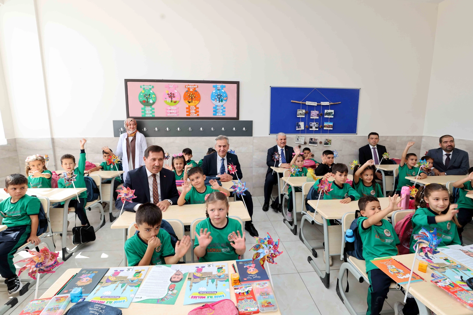 Vali Akın ve Başkan Kılca Öğrencilerle Buluştu