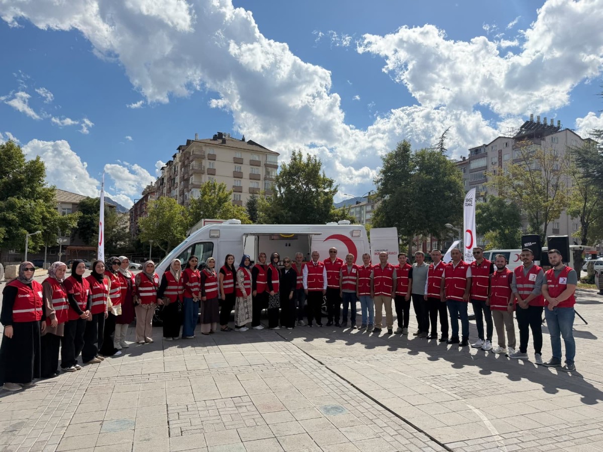 Kızılay Seydişehir'in Mobil İkram Aracı Hizmete Girdi