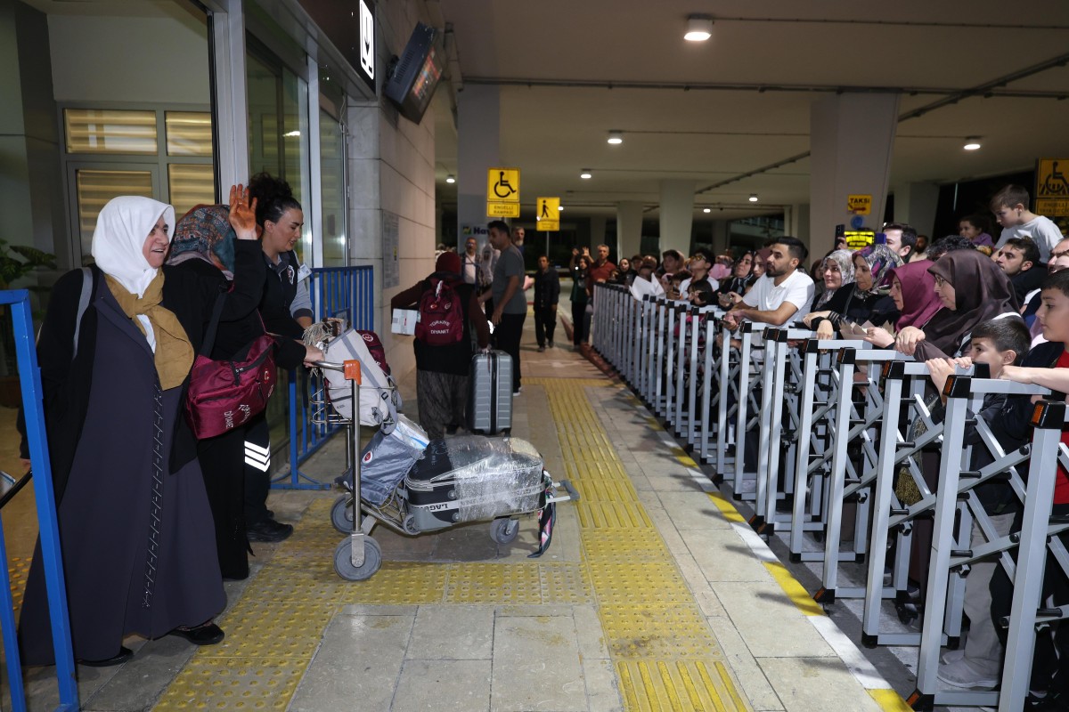 Konya Büyükşehir’in Vefa Umresi’nde İkinci Kafile Umre İbadetini Tamamlayıp Şehre Döndü