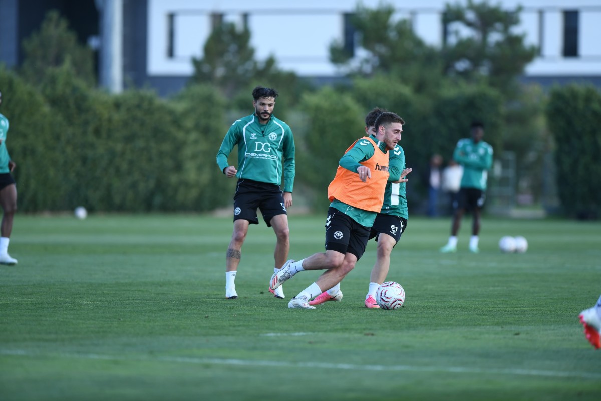 Konyaspor’da Hazırlıklar Çift Antrenmanla Sürdü