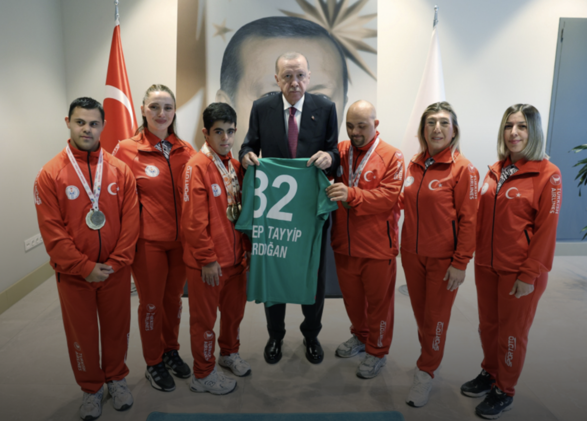 Cumhurbaşkanı Erdoğan, Özel Sporcular Heyetini Kabul Etti