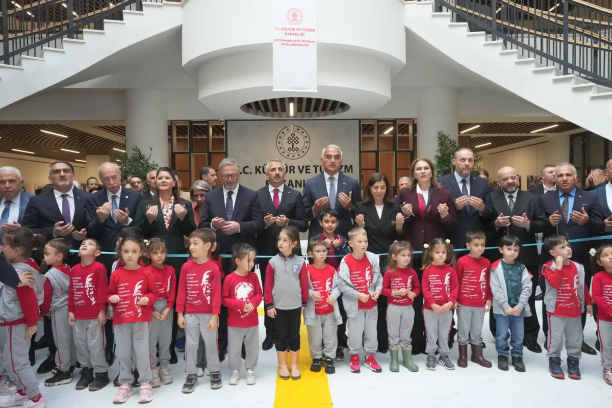 Bakan Ersoy'dan Dev Kütüphane Açılışı