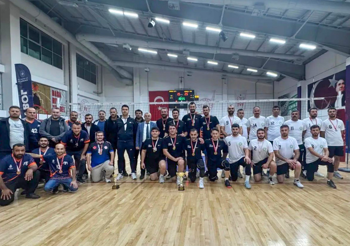 Meram Belediyesi Voleybol Takımı’ndan Büyük Başarı