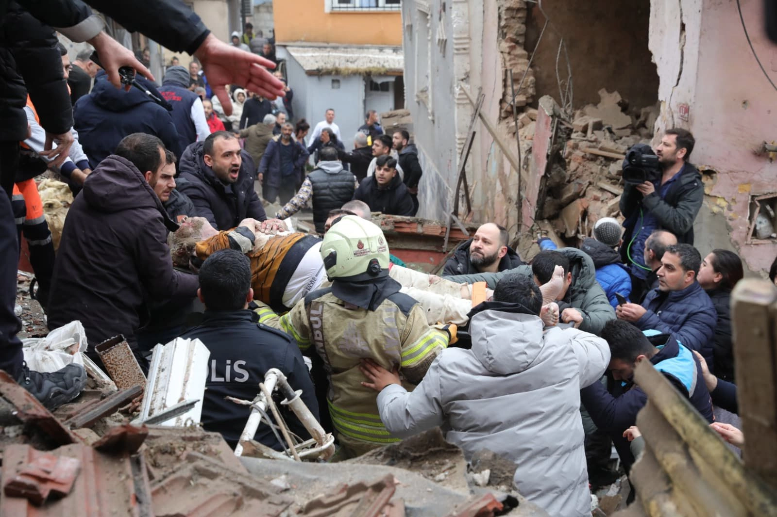 Fatih’te Son Durum: 1 Ölü, 10 Yaralı!