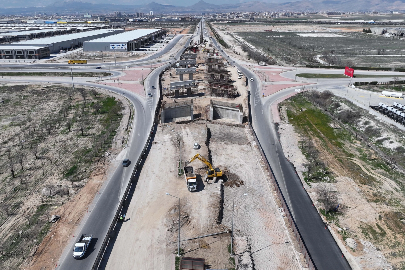 Tümosan Kavşağı’nda Yol Çalışmaları Devam Ediyor