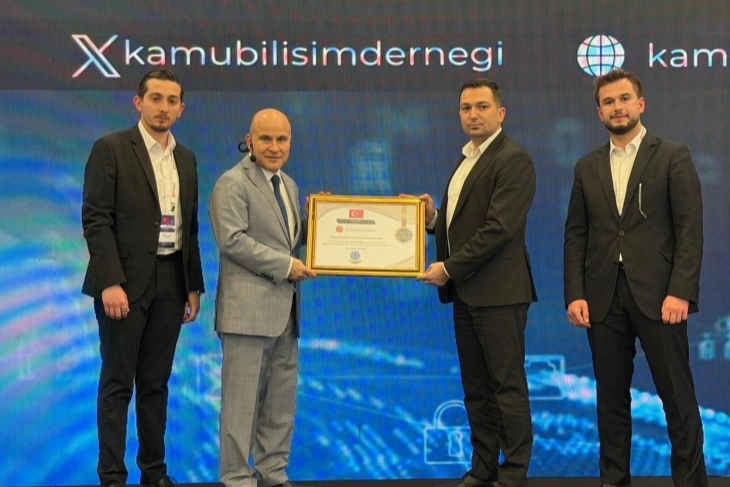 Kamu Bilişim'den İletişim'e Başarı Belgesi