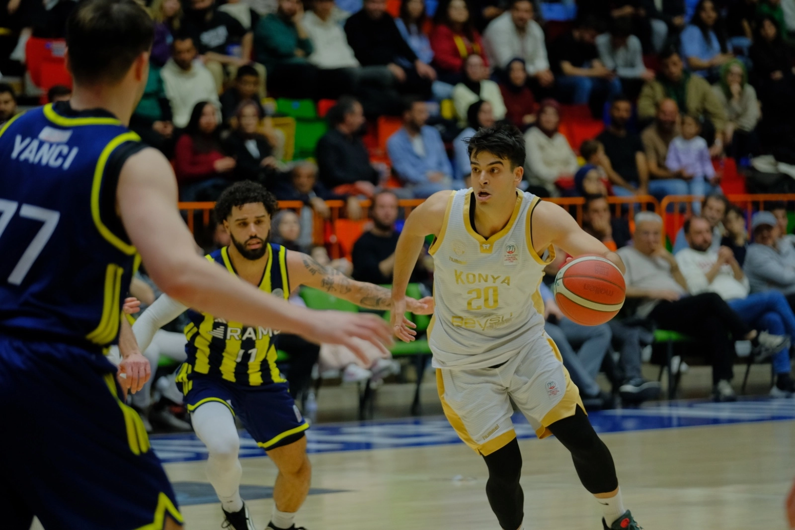 Konya Büyükşehir Belediyespor Yarı Finalde