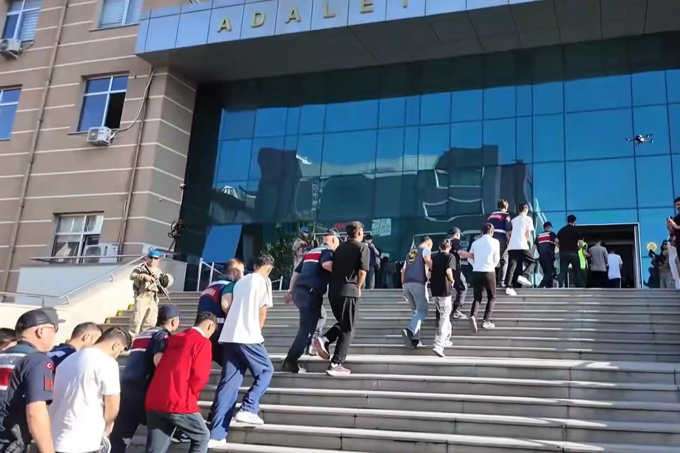 12 İlde Organize Suça 127 Gözaltı, 74 Tutuklama!