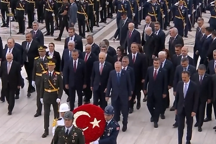 Büyük Zafer'in 104. Yıl Dönümünde Devlet Erkanı Anıtkabir'de