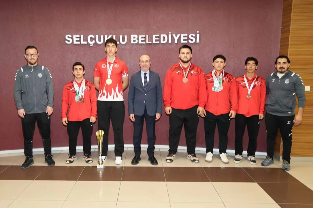 Selçuklu'da Başkan Pekyatırmacı Başarılı Sporcuları Ağırladı