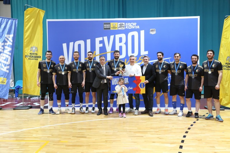 Konya’da Voleybol Şöleni Nefes Kesti